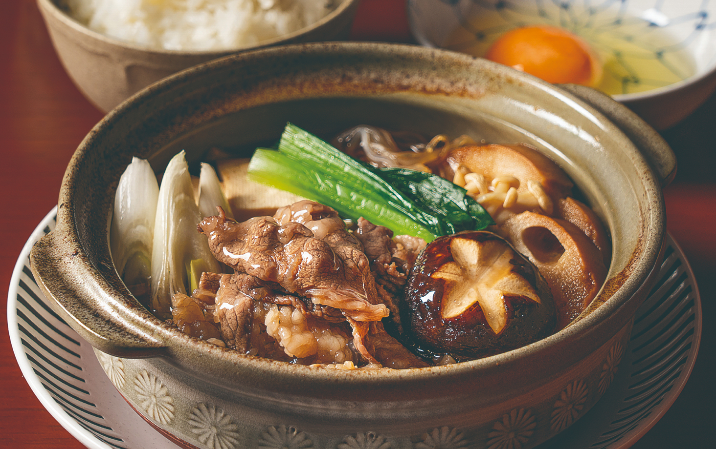 Sukiyaki Nabe Gozen (¥2,090). Sukiyaki is typically seasoned with soy sauce, but Kinoya Saryo serves it with an unusual miso sauce over rice, light yet rich. 