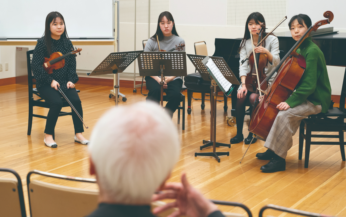 Suntory Hall supports young professionals embarking on their careers, with two academies: the Opera Academy (since 1993) and the Chamber Music Academy (since 2010)